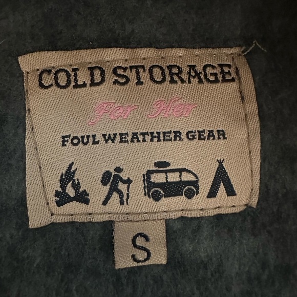 Women’s ALASKA Cold Storage Fleece Zip Vest | Small | Gray Heather, Cozy Sherpa - Picture 6 of 7